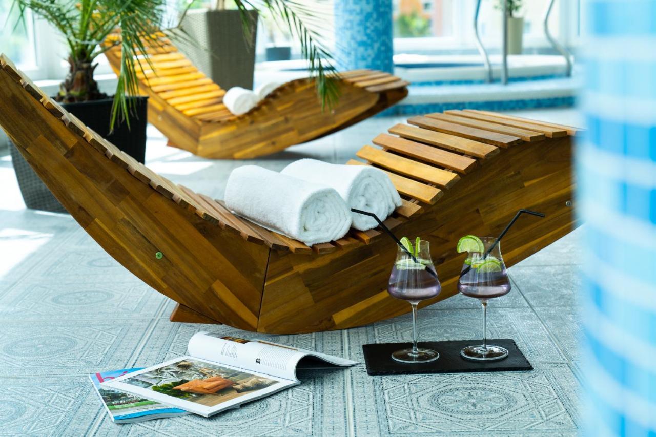 Hotel Kristaly Konferencia & Wellness Ajka المظهر الخارجي الصورة